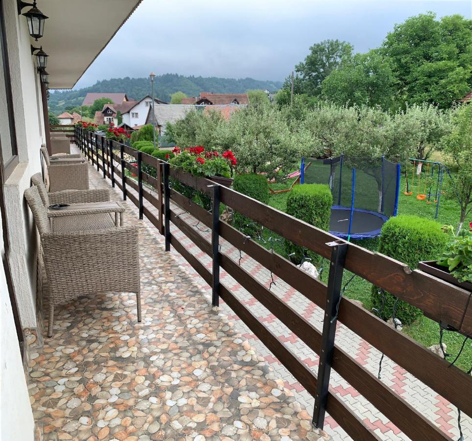 Vila Mogan Hotel Moieciu de Jos Ngoại thất bức ảnh